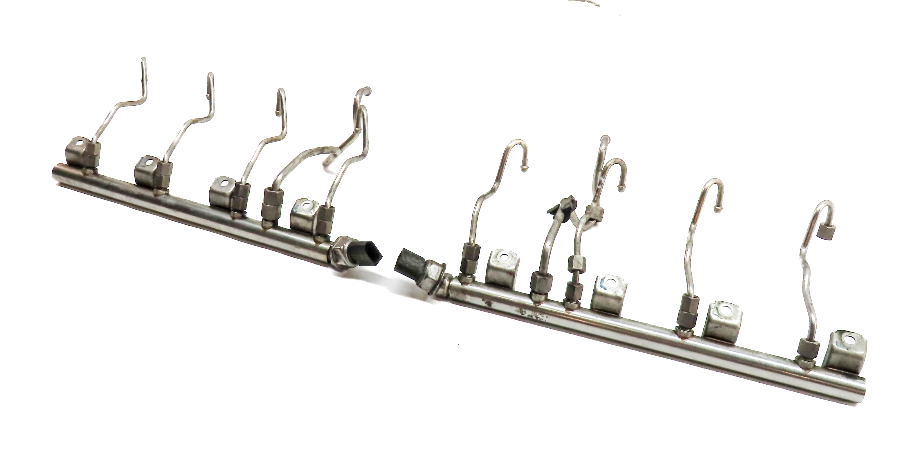 2009 BMW X6 (E71) 4.4L (N63) LEFT & RIGHT ENGINE FUEL RAIL SET w/LINES — exact item pictured